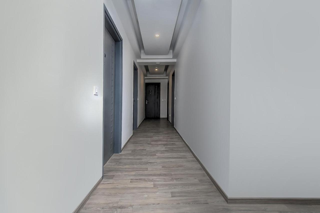 Oyo Townhouse 044 Sector 14 Gurugram Hotel Gurgaon Ngoại thất bức ảnh