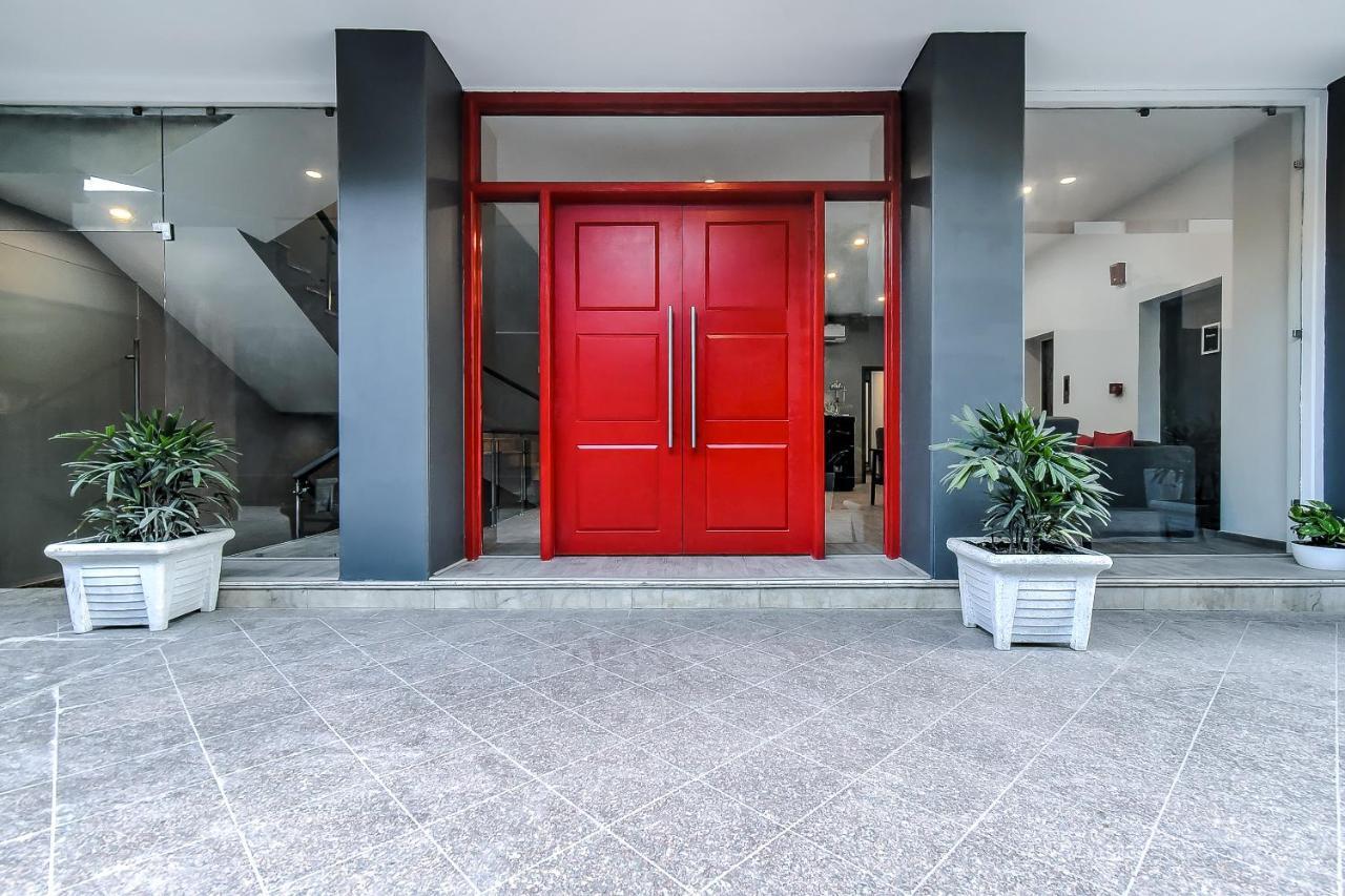 Oyo Townhouse 044 Sector 14 Gurugram Hotel Gurgaon Ngoại thất bức ảnh