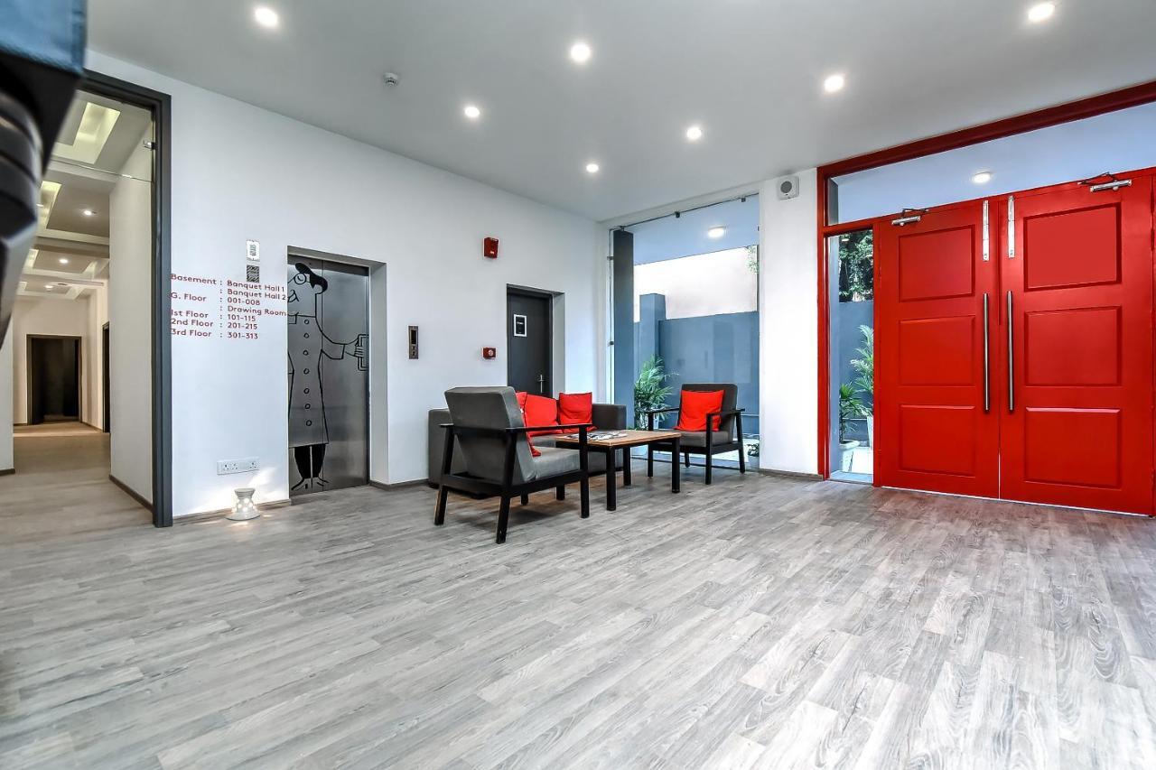 Oyo Townhouse 044 Sector 14 Gurugram Hotel Gurgaon Ngoại thất bức ảnh
