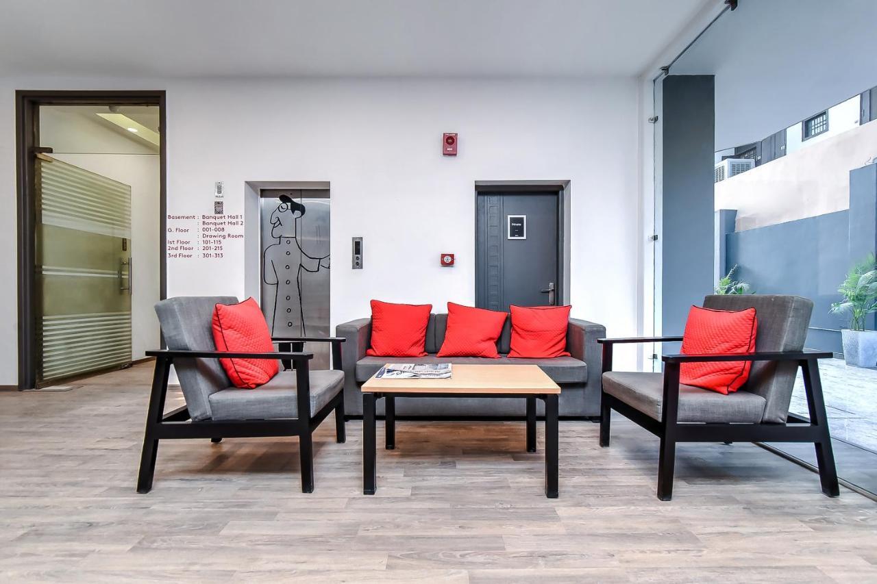 Oyo Townhouse 044 Sector 14 Gurugram Hotel Gurgaon Ngoại thất bức ảnh