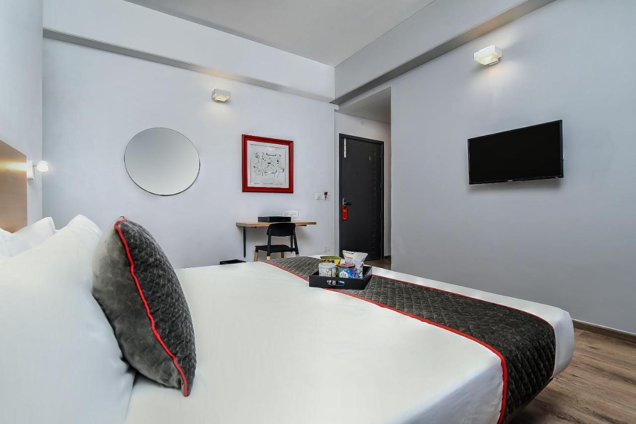 Oyo Townhouse 044 Sector 14 Gurugram Hotel Gurgaon Ngoại thất bức ảnh