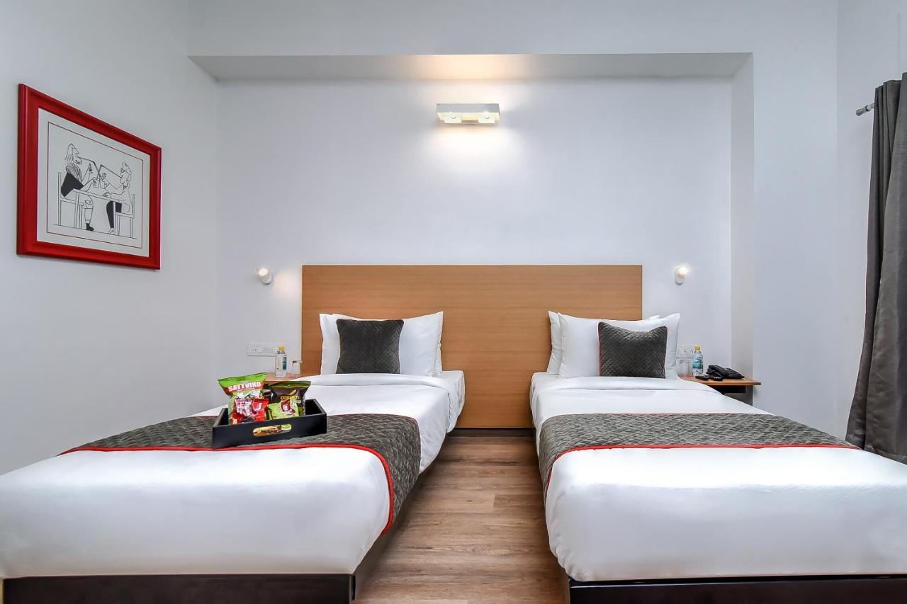 Oyo Townhouse 044 Sector 14 Gurugram Hotel Gurgaon Ngoại thất bức ảnh