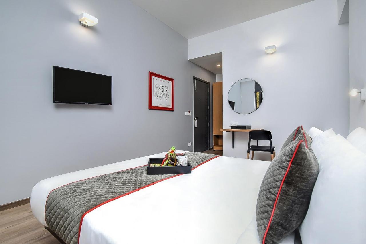 Oyo Townhouse 044 Sector 14 Gurugram Hotel Gurgaon Ngoại thất bức ảnh
